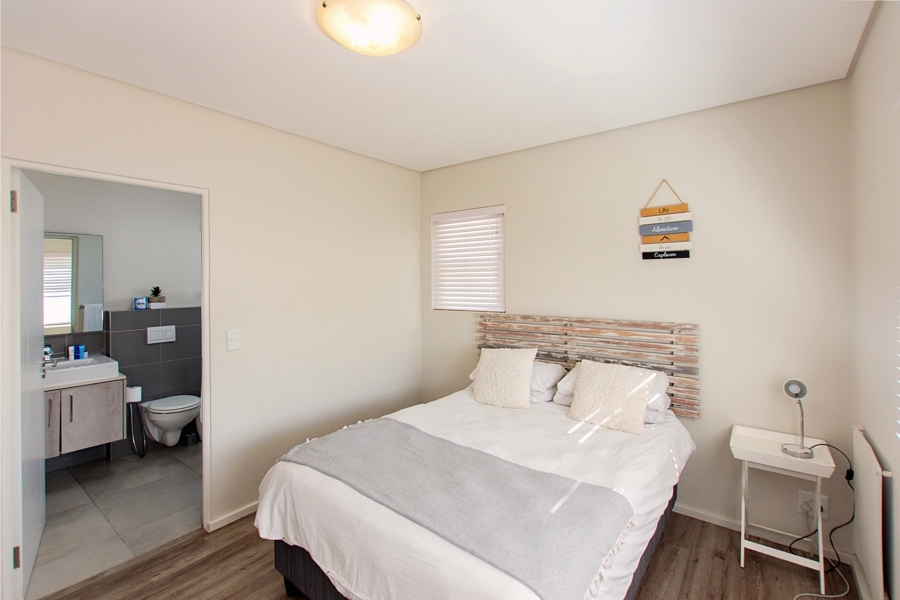 6 Bedroom Property for Sale in Mykonos Western Cape